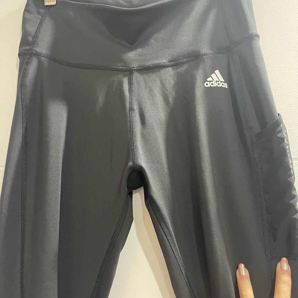 Brand new Adidas leggings in black no tags size Small with pockets - Picture 2 of 5